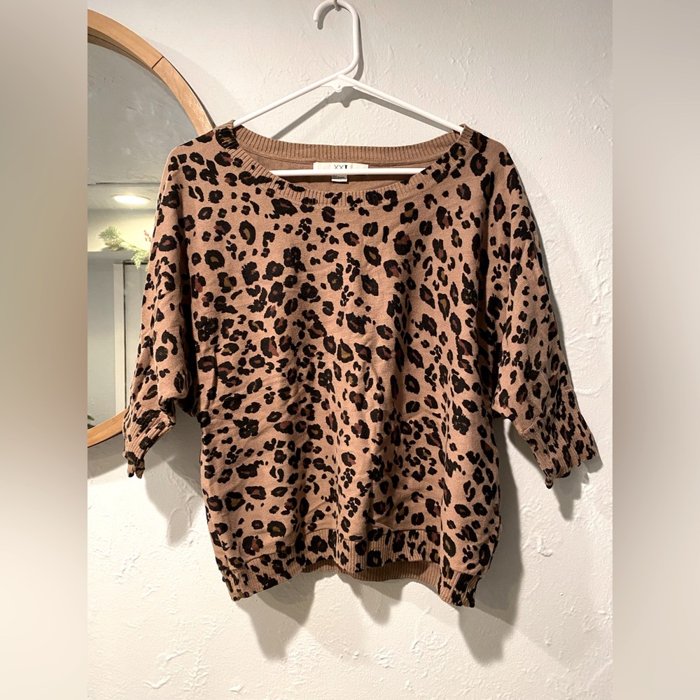 Forever 21 XXI 3/4 Sleeves Crew Neck Leopard Print Sweater